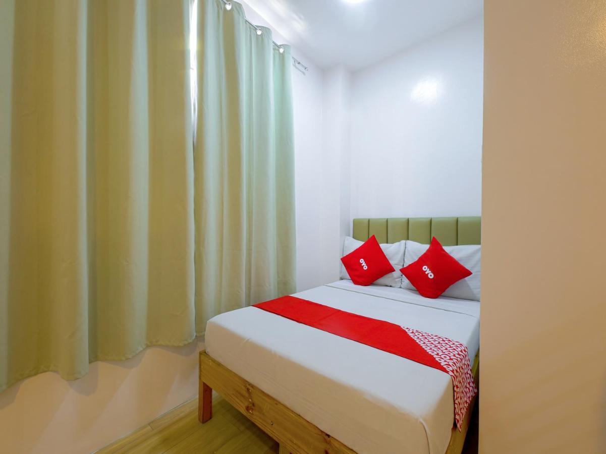Oyo 783 Freemont Place Paranaque City Exterior photo