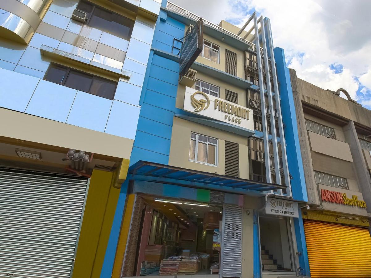 Oyo 783 Freemont Place Paranaque City Exterior photo