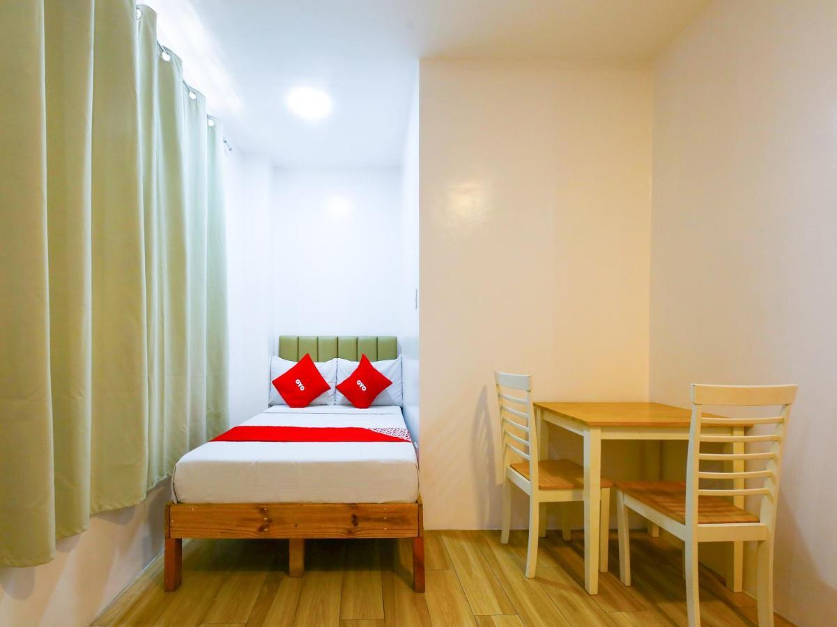 Oyo 783 Freemont Place Paranaque City Exterior photo