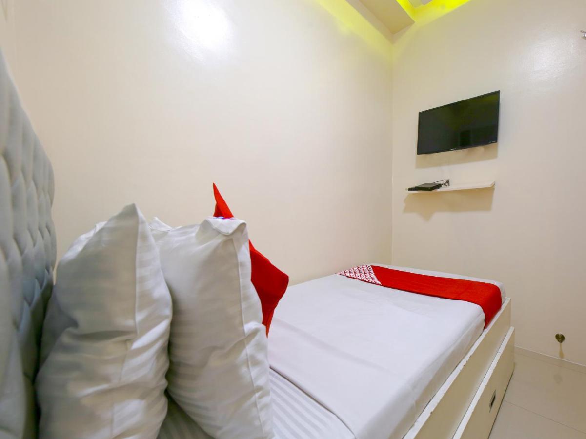 Oyo 783 Freemont Place Paranaque City Exterior photo