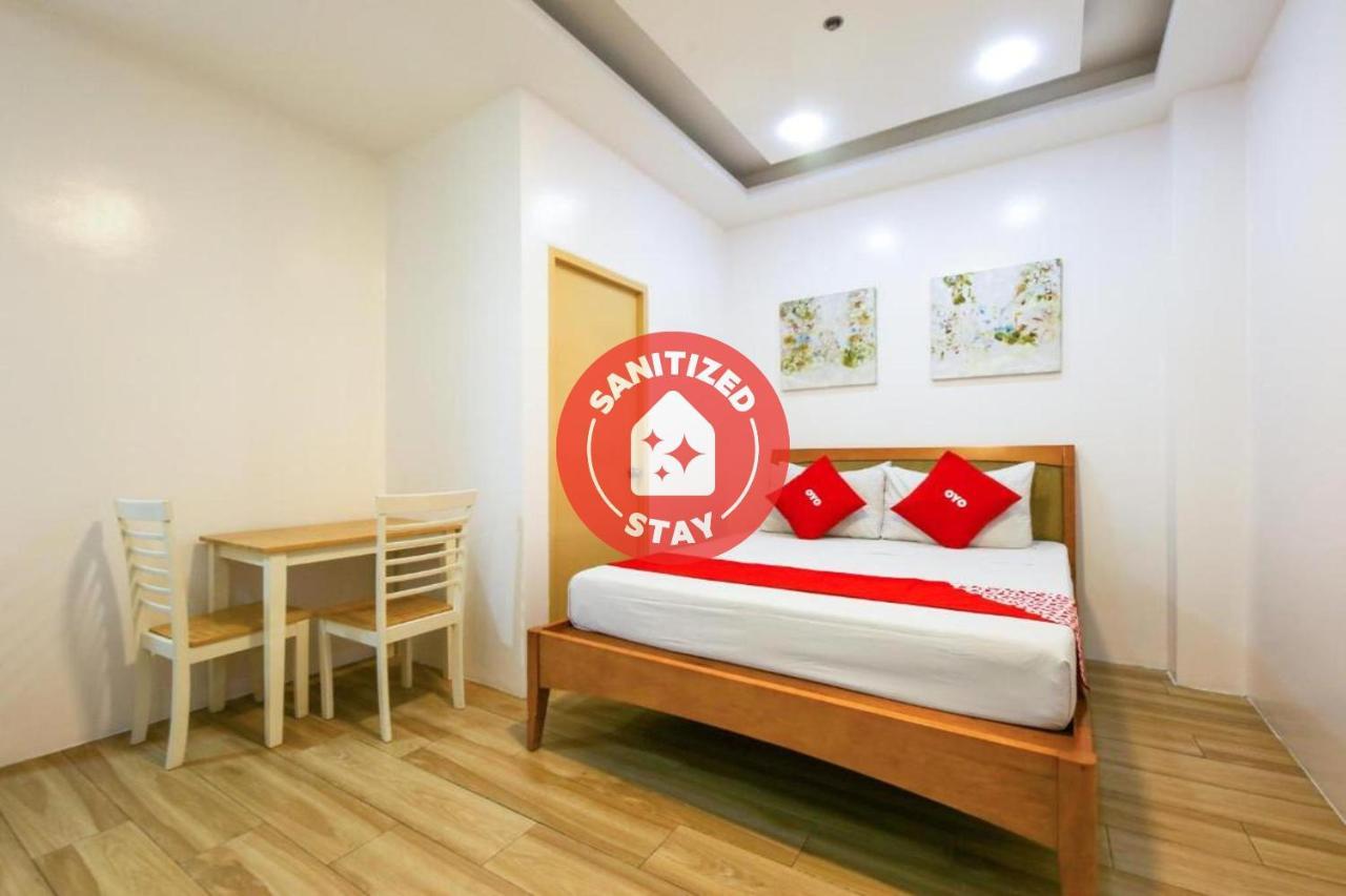 Oyo 783 Freemont Place Paranaque City Exterior photo
